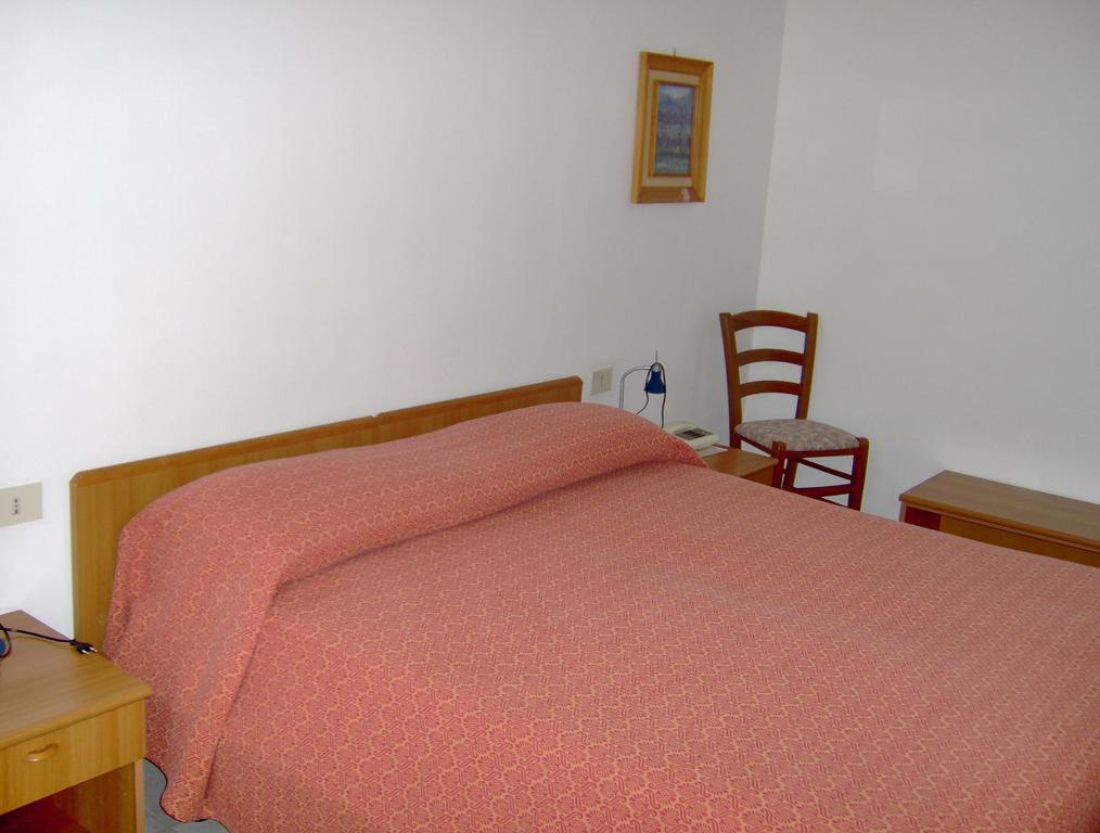 Hotel Svizzero Sangineto Szoba fotó